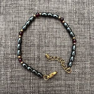 Beautiful beaded bracelet with gold chain